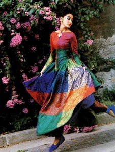 5a809d0708a03_VogueItaliaSeptember1990romaaltamodaneilkirk04.thumb.jpg.ac41277d42d26c4a012d2051d0aa23ba.jpg