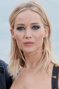       jlaw200218BZNimage6.jpg