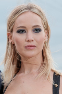       jlaw200218BZNimage8.jpg