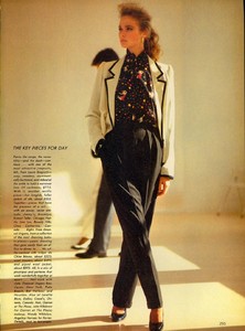 5a9288e4d1f0d_Vogue-March1981(3-1981)USAArthurElgortday.thumb.jpg.28236a0fdd5e6a438b845a681d98cded.jpg