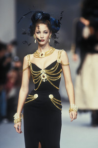 chanel-hc-ss-1992-16.thumb.jpg.19c8872d9866213f6e47b4f31923e901.jpg