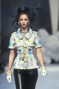 chanel-hc-ss-1992-2.thumb.jpg.f0c2546d5bafc2adaa33cdf81e9e4135.jpg