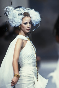 chanel-hc-ss-1992-20.thumb.jpg.3acc81726e70a8a73fdad9d4e7a75370.jpg