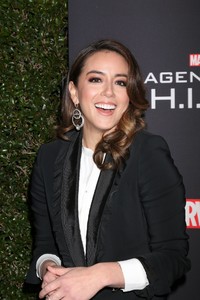 chloe-bennet-agents-of-s.h.i.e.l.d.-100th-episode-party-in-la-0.thumb.jpg.e6301f60293c9dbe44e08eda4f94a5c9.jpg