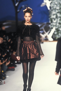 chloe-fw-1994-13.thumb.jpg.433f9bacfa62819933c567d52c6e8746.jpg