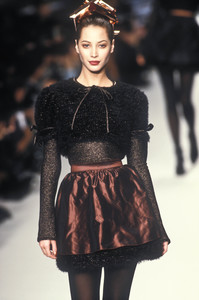 chloe-fw-1994-14.thumb.jpg.c3684191c1e2978dac302beb525a05b4.jpg