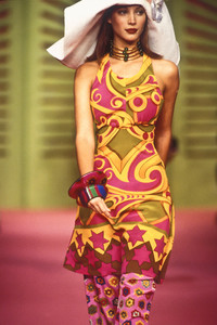 christian-lacroix-ss-1993-5.thumb.jpg.e3b6484f958eca9c59fcf8939b278512.jpg