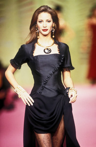 christian-lacroix-ss-1993-9.thumb.jpg.ceab7d2abafdaf52243a5339d5b27aab.jpg