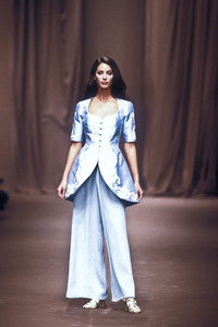 christian-lacroix-ss-1994-17.thumb.jpg.2594f08b08d16dbc98a86f9cb5e577f6.jpg