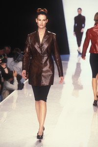 donna-karan-fw-1995-2.thumb.jpg.ff4af3329c0f536e8983db34d34c8338.jpg