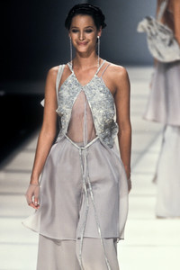 giorgio-armani-ss-1994-13.thumb.jpg.c68a485f00573542d54ff18923eedb12.jpg