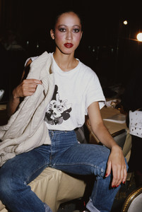 model-pat-cleveland-decades-before-denim-and-a-t-shirt-became-the-model-off-duty-uniform-wears-it-well-1983.thumb.jpg.90171d8f97246279e12664f385cbe6ef.jpg