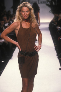 ralph-lauren-ss-1997-2.thumb.jpg.681904d7a06c97c4f269d00ad295fcc6.jpg