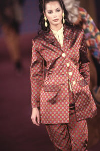 todd-oldham-fw-1993-3.thumb.jpg.7925cdfdc2c8ec1d982fc01109c3363d.jpg