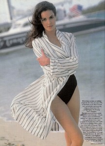 uk_vogue_july_1993_9.thumb.jpg.7fbe5e466f65e502d1d86507b7ffff66.jpg