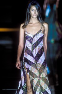 versace-ss-1994-25.thumb.jpg.38532af35c231918b83a8f040c4cec67.jpg