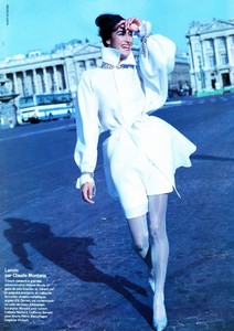 vogue_paris_march_1990_35.thumb.jpg.c5f66fe274adc97ebaa75b2675c73b6a.jpg