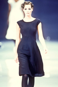 yohji-yamamoto-ss-1992-7.thumb.jpg.f4666f12c6dd8a3497882f0e1f36ebed.jpg