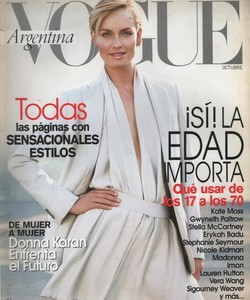 VOGUE Argentina October 2001.jpg