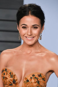 65206232_chriqui0304picturepub-22.jpg