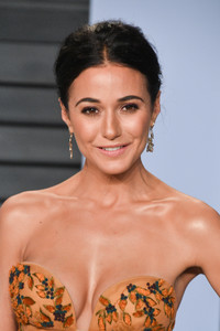 65206245_chriqui0304picturepub-24.jpg