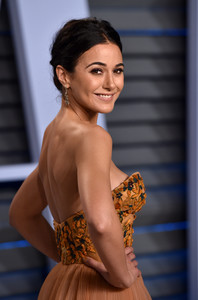 65206274_chriqui0304picturepub-28.jpg