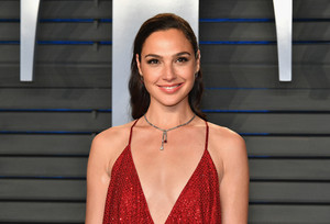 65209299_galgadot-vf0304picturepub-2.jpg