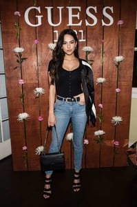 Christen-Harper_-GUESS-1981-Fragrance-Launch--01.thumb.jpg.971fcdbed1a78b8625882b278380fb8e.jpg