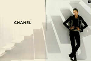 Lagerfeld_Chanel_Fall_Winter_04_05_01.thumb.png.b32dffb34723ef33296fb65d714a921f.png