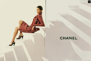 Lagerfeld_Chanel_Fall_Winter_04_05_02.thumb.png.5951a911b90bb023cf5e72b08bbc111f.png