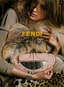 Lagerfeld_Fendi_Fall_Winter_04_05_04.thumb.png.b4945024c96e0b40ec8300616fa88af2.png