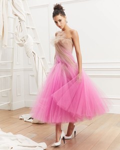 Oscar-de-la-Renta-Strapless-Tulle-Cocktail-Dress.thumb.jpg.ffa4c0bdfb9874bf345139f9047a281b.jpg