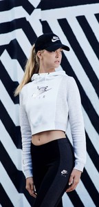 abby-champion-000-jd-sports-women-spring-summer-2017-photo-by-ashley-lewis.jpeg