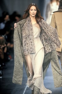 chanel-fw-1993-5.thumb.jpg.cd0fa892bc91b1ce9040dee9e512b03f.jpg