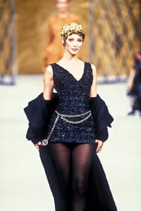 chanel-hc-fw-1993-10.thumb.jpg.8e084499d0e909e62990ade61f29a4e2.jpg