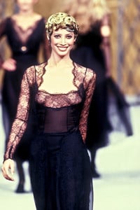 chanel-hc-fw-1993-13.thumb.jpg.4e334a808f99afacf0448c6d6ba32583.jpg