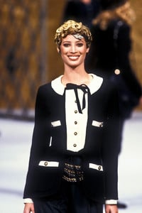 chanel-hc-fw-1993-2.thumb.jpg.03b8dc19cf804f7047503bea64550674.jpg