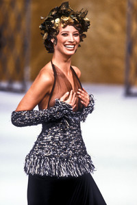 chanel-hc-fw-1993-7.thumb.jpg.7f13384450d73cc9feed89a3b443ec87.jpg