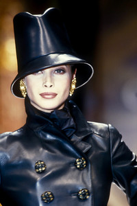 christian-dior-hc-fw-1993-3.thumb.jpg.a1a0713cb3d6e3aa679e8a0ae5d690e2.jpg