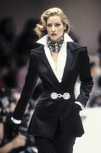 genny-fw-1992-4.thumb.jpg.6b89d2b223be4ccb6d2a39ac3a822815.jpg