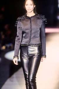 genny-fw-1993-9.thumb.jpg.ec691a63be25a79bfa1cd4a457bc98ab.jpg