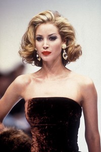 gianfranco-ferre-fw-1992-5.thumb.jpg.72b5c64b17dd36e1f32e8d71a72a5bd7.jpg