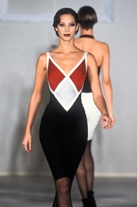 herve-leger-fw-1993-5.thumb.jpg.4d9160661348a76ce60220ff780cfd00.jpg