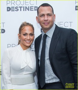 jennifer-lopez-alex-rodriguez-shark-tank-04.jpg