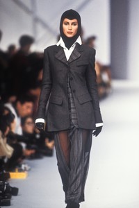 karl-lagerfeld-fw-1993-10.thumb.jpg.9151367d304c43cbcc2a01ae75e54746.jpg