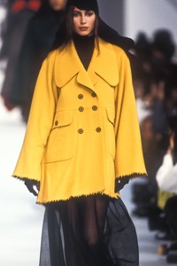 karl-lagerfeld-fw-1993-13.thumb.jpg.0b06041dcde83eee97c7be1f6a065306.jpg