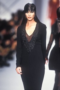 karl-lagerfeld-fw-1993-7.thumb.jpg.590da7361d2fb147e053a6e052aeb0a9.jpg