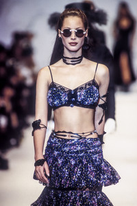 karl-lagerfeld-ss-1993-6.thumb.jpg.adc1609c460af9a6338467b439a70734.jpg