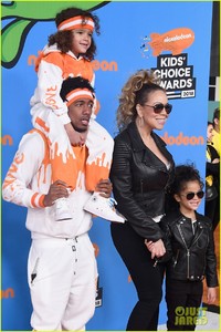 mariah-carey-nick-cannon-bring-twins-moroccan-monroe-to-kcas-03.jpg