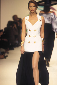 oscar-de-la-renta-ss-1993-10.thumb.jpg.f09dc9ee9190b970001a6ec3aa18b138.jpg